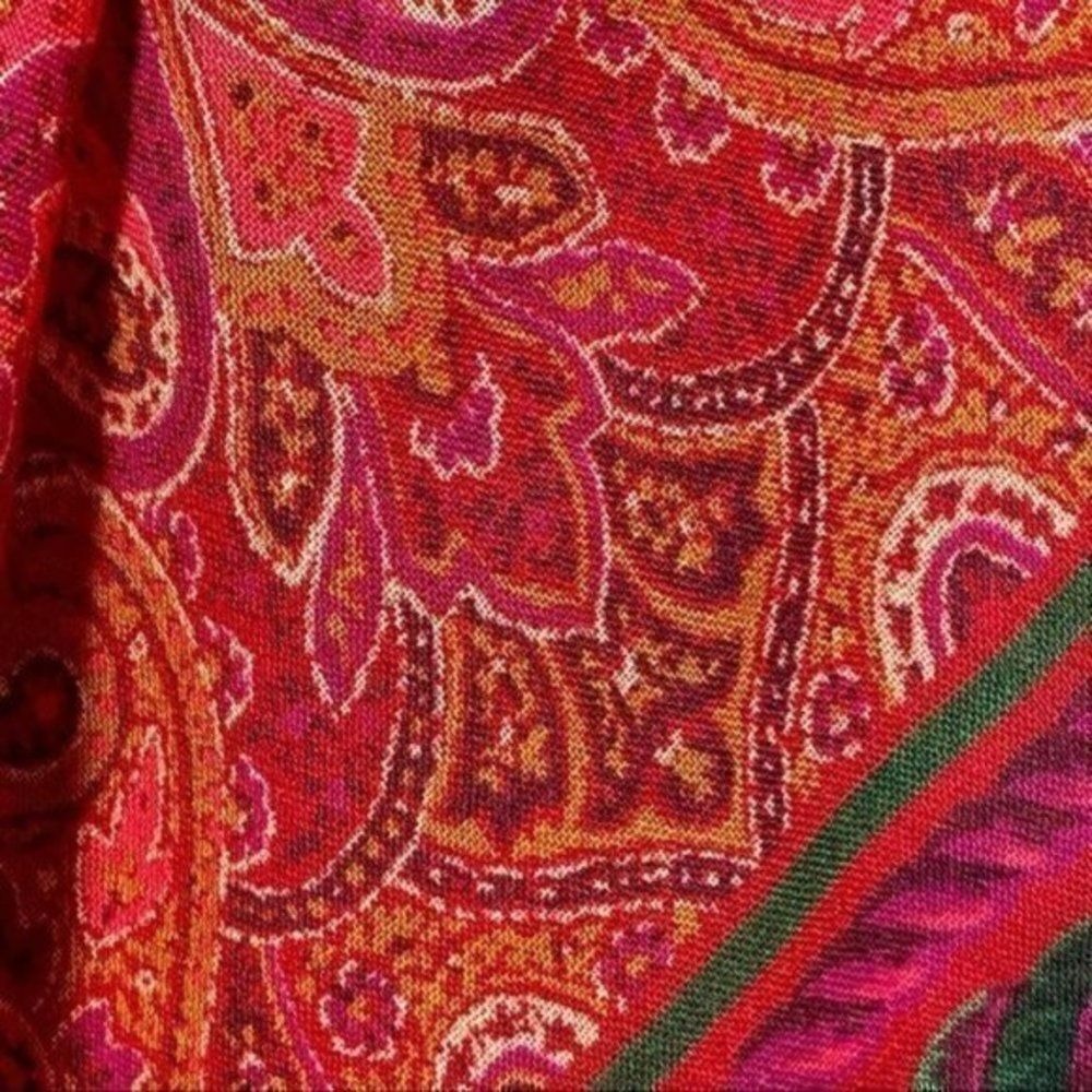 Gorgeous vtg Bloomingdales wool crepe shawl - Picture 2 of 9